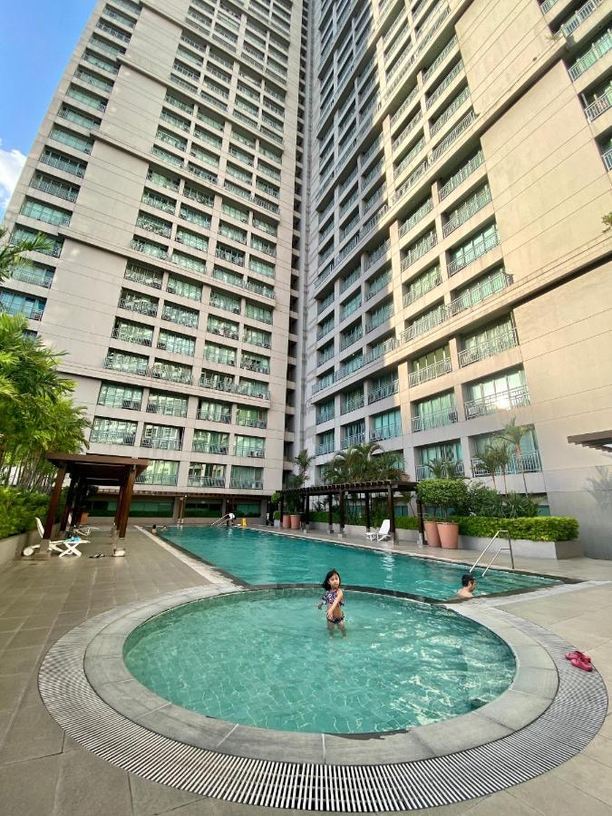 Ortigas 2 Bedroom Corner Unit With 2 Queen Across Shangrila มะนิลา ภายนอก รูปภาพ