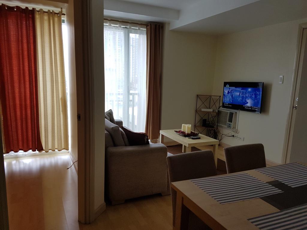 Ortigas 2 Bedroom Corner Unit With 2 Queen Across Shangrila มะนิลา ภายนอก รูปภาพ