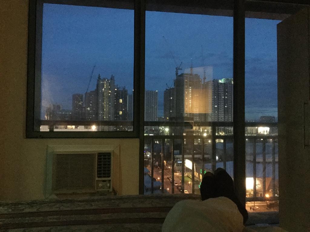 Ortigas 2 Bedroom Corner Unit With 2 Queen Across Shangrila มะนิลา ภายนอก รูปภาพ