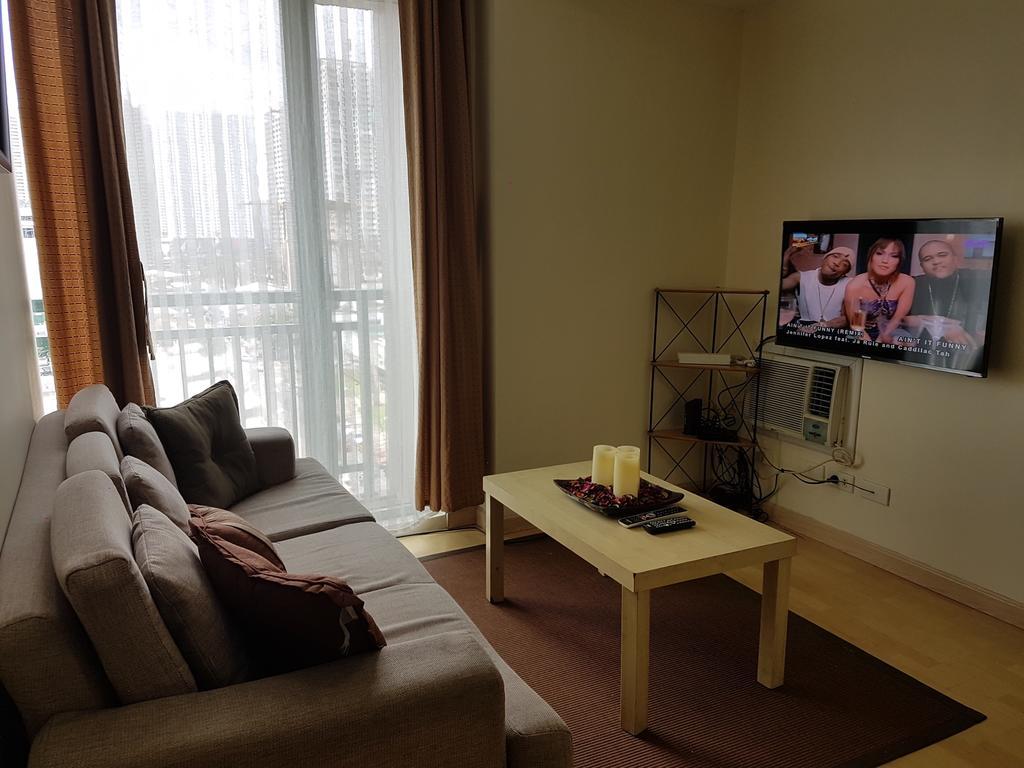 Ortigas 2 Bedroom Corner Unit With 2 Queen Across Shangrila มะนิลา ภายนอก รูปภาพ