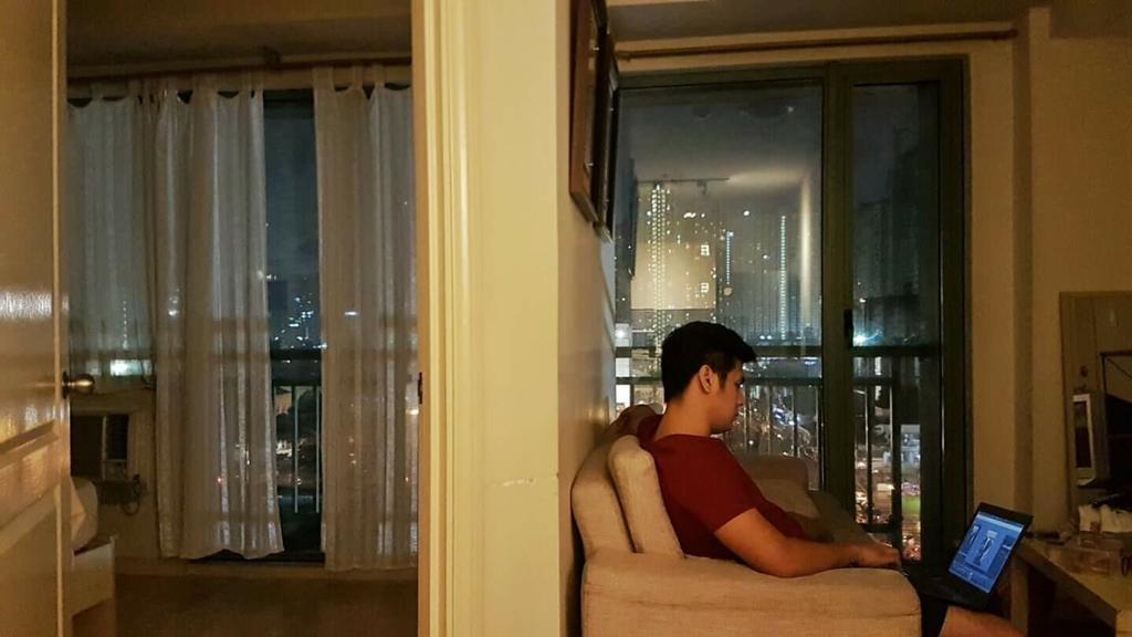 Ortigas 2 Bedroom Corner Unit With 2 Queen Across Shangrila มะนิลา ภายนอก รูปภาพ